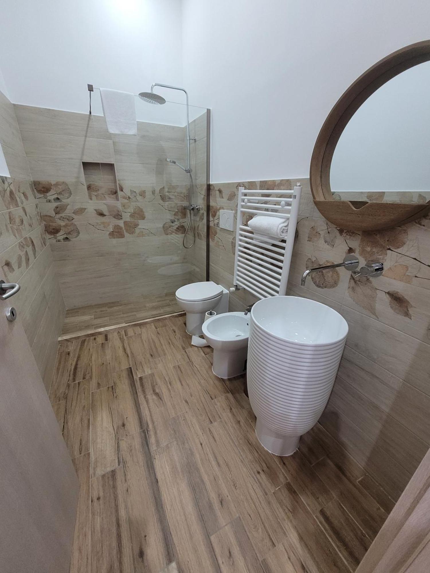 Guest House Romana Vecchia Monticchio  Ngoại thất bức ảnh